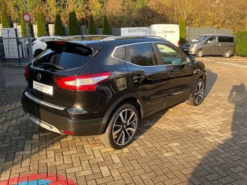 Nissan Qashqai 1.2 DIG-T Tekna Navi PGD Safety AVM 19'